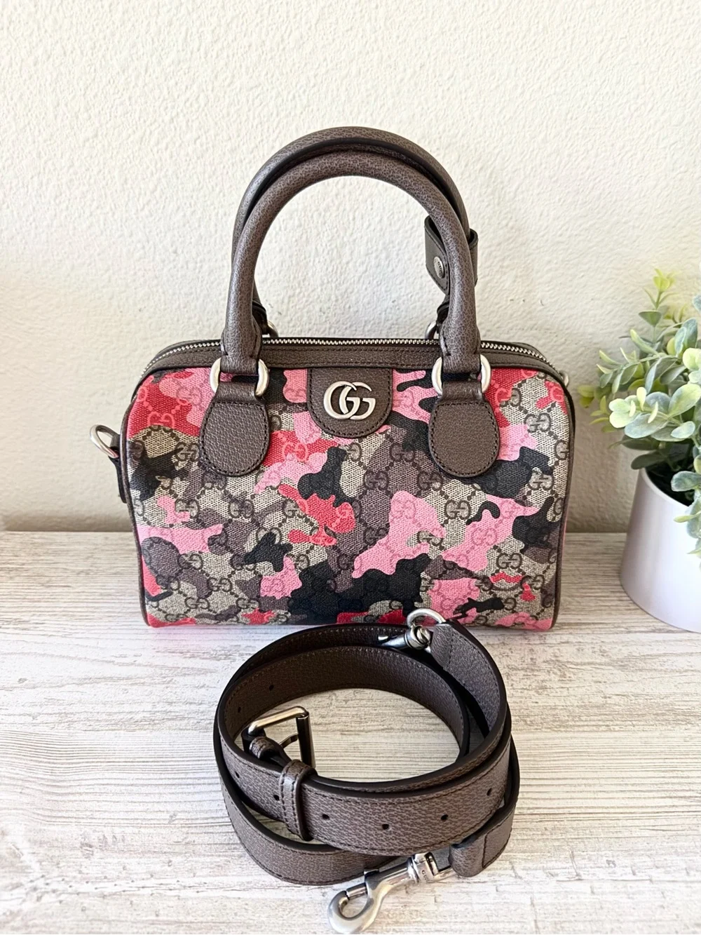 New Gucci GG Emblem pink camouflaged duffle travel crossbody handle medium bag,